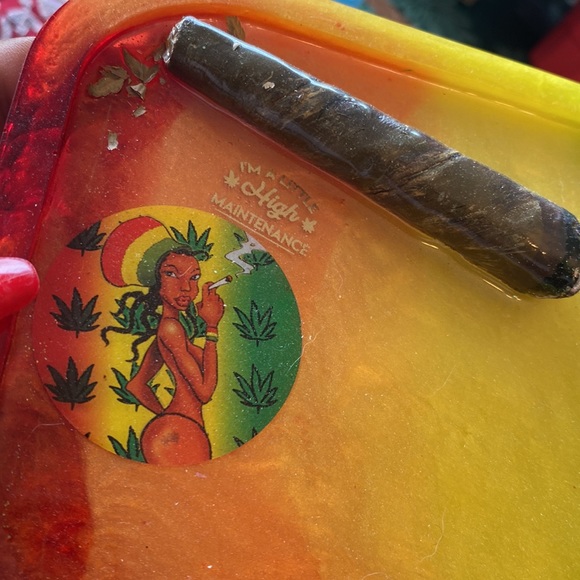 Rolling Tray with Clay Cigar and realistic ashes and greens - Picture 2 of 8